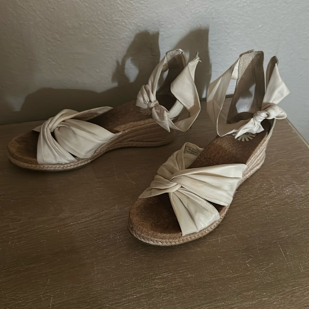 Ugg tie wedge zip sandals cream size 7